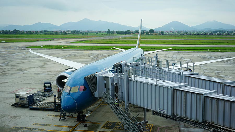 Vietnam's Airport Infrastructure: Growing Demand Fuels Overhaul